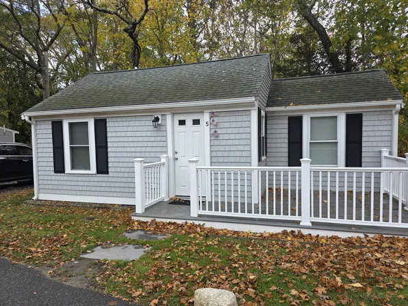182 Sea St, Hyannis, MA