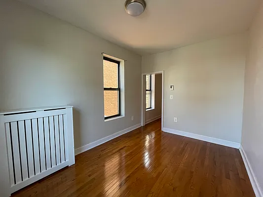 Rented by Hillel Realty Group | media 35