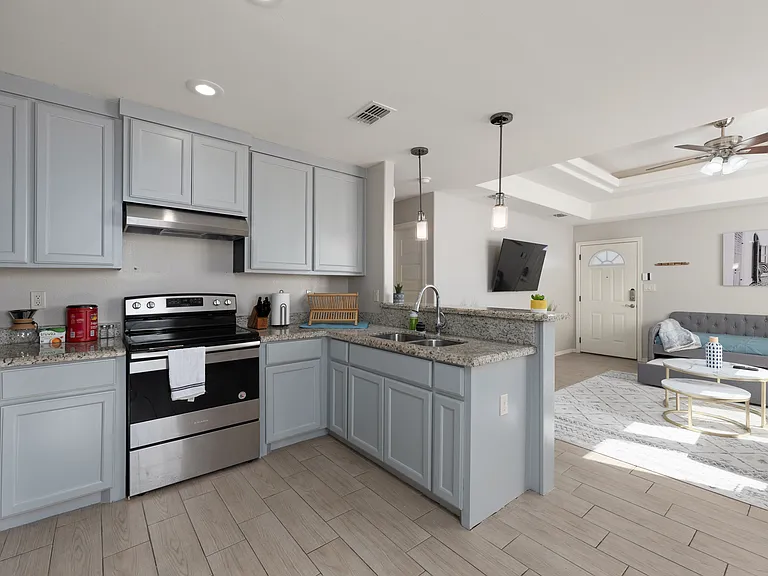 Javalina Ave — Photo 14