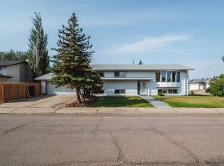 18851 99a Ave NW, Edmonton, AB T5T3M9