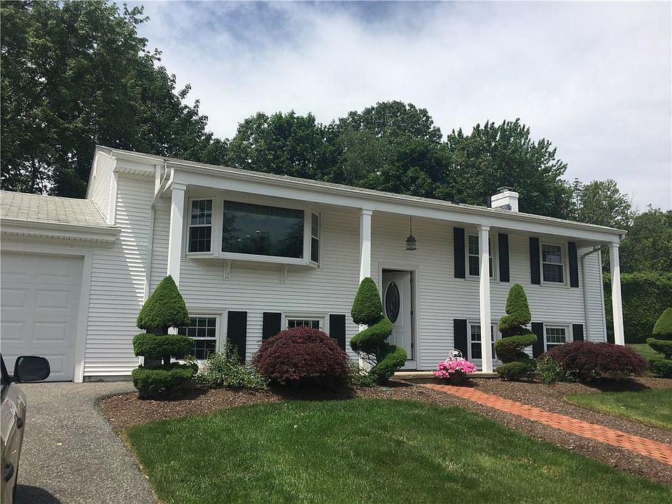 1st image of 67 Lake Garden Dr