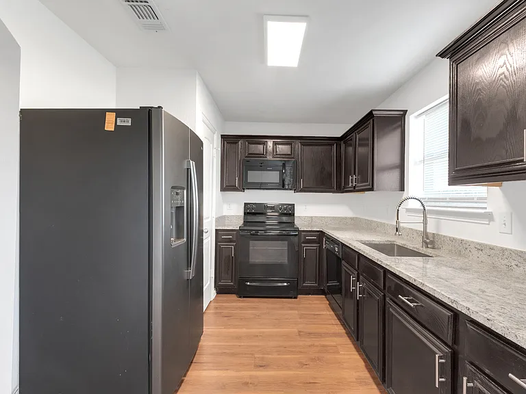 229 Irick Ct — Photo 8