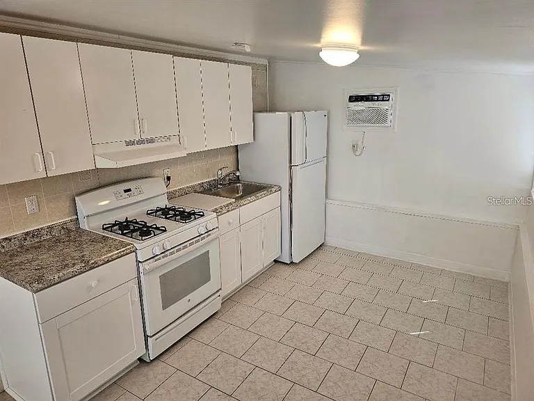 103 32nd St NW — Photo 3