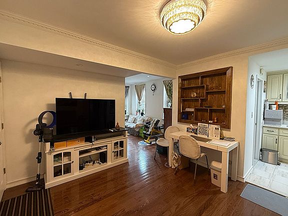 4th image of 144-54 Sanford Ave #55