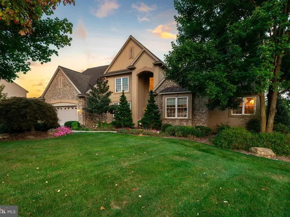 130 Snapdragon Dr, Leola, PA 17540