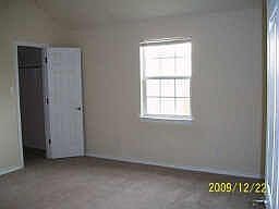 4th image of 2404 NE 6th St