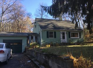 30 Arnold Rd, Sturbridge, MA 01518