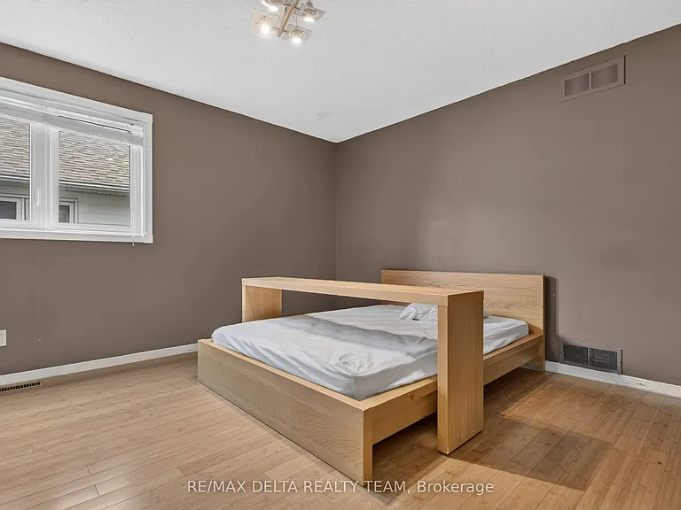 13 Sherk Cres — Photo 17