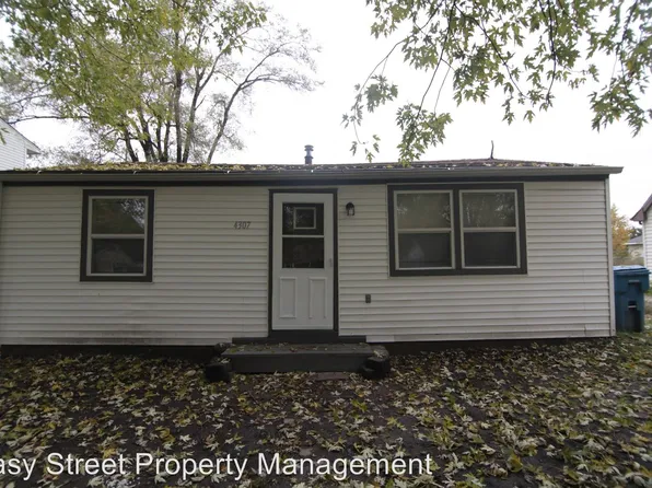 4307 10th St, East Moline, IL 61244
