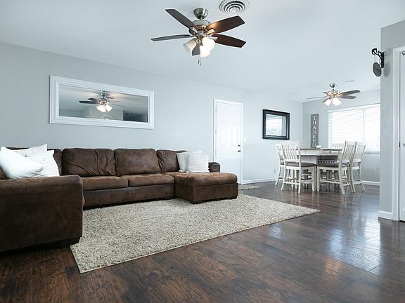 4th image of 1521 Karen Way