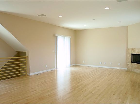 3rd image of 423 11th St