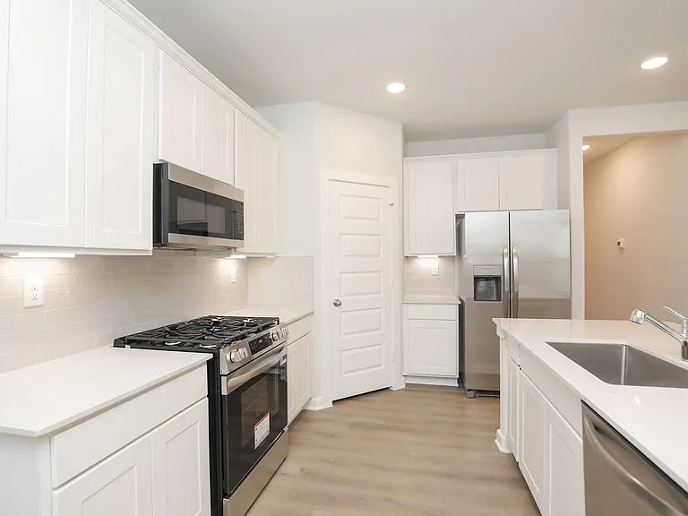 8462 Sweet Cherry Ln — Photo 11
