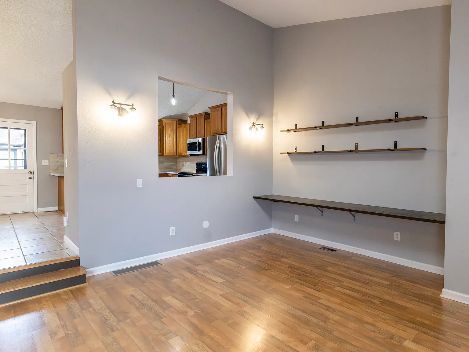 3 bed, 1.5 bath, 1595 sqft, $2,900 — Photo 3