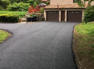 46 Hunt Rd, Kingston, NH 03848