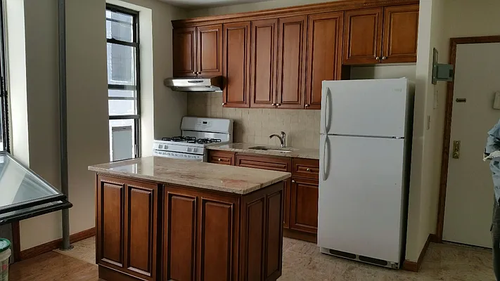 Rented by Urban Realty NYC | media 13