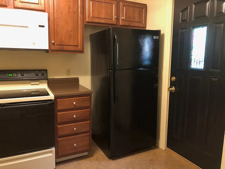 208 S Whites Ave — Photo 12