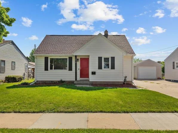 1516 Rugby St, Oshkosh, WI 54902