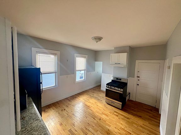 2nd image of 98 Irving St #3