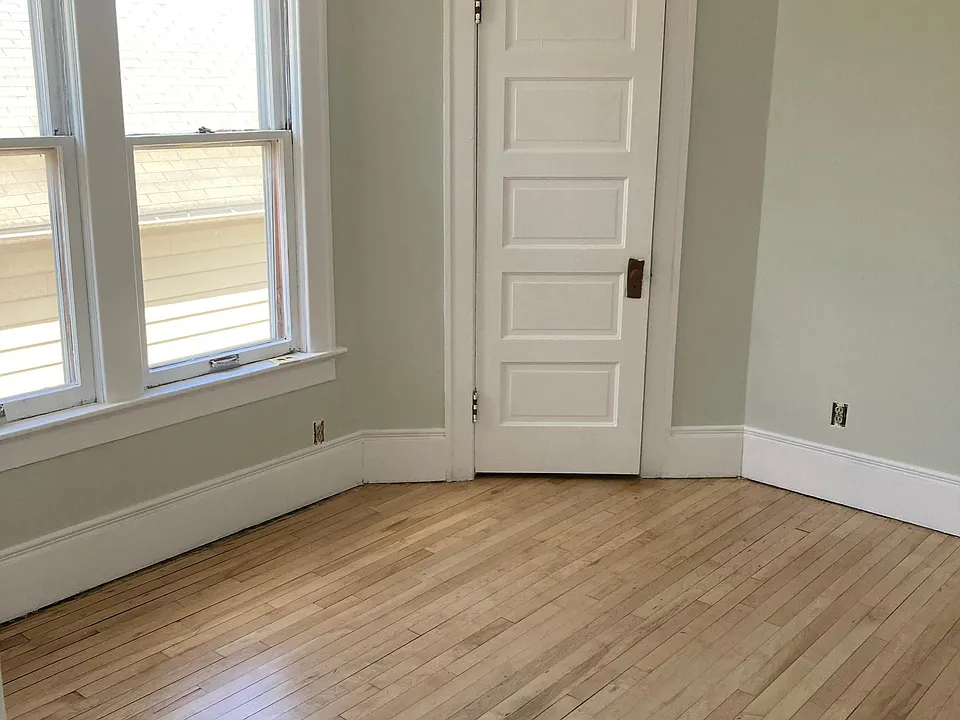 Large bedroom #2