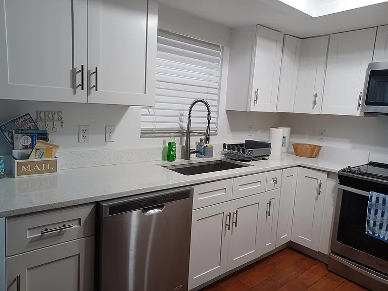 11424 Haymarket Ct — Photo 8