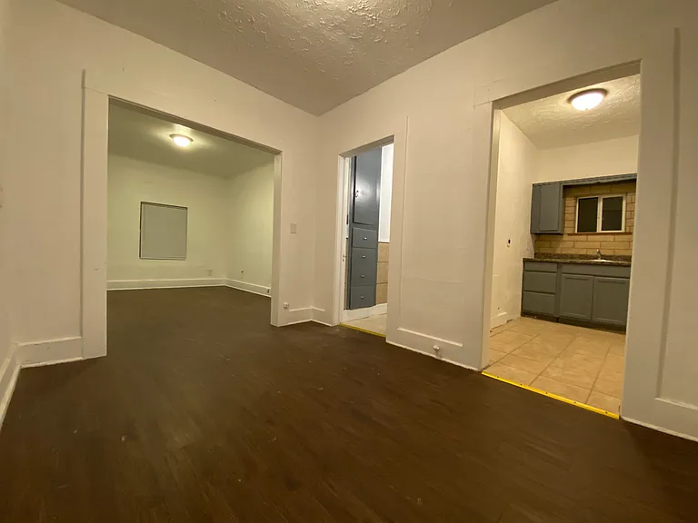 2715 N Virginia Ave — Photo 4