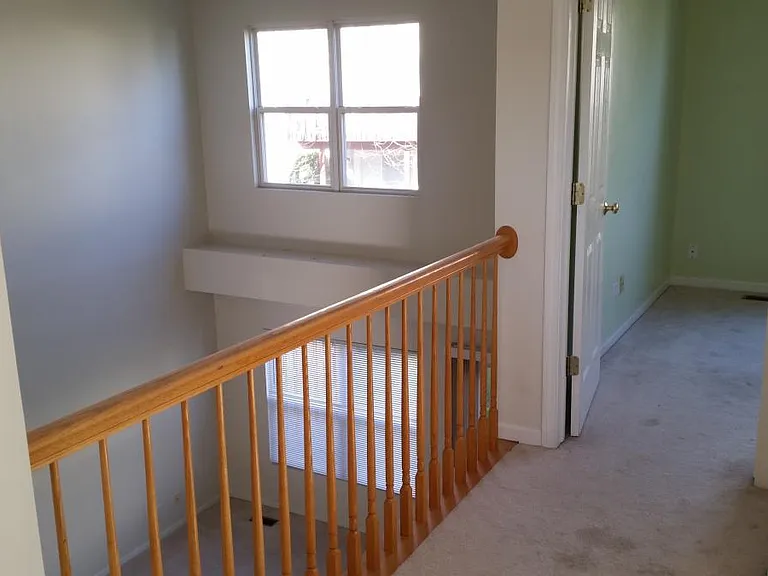 631 Winchester Ln — Photo 3