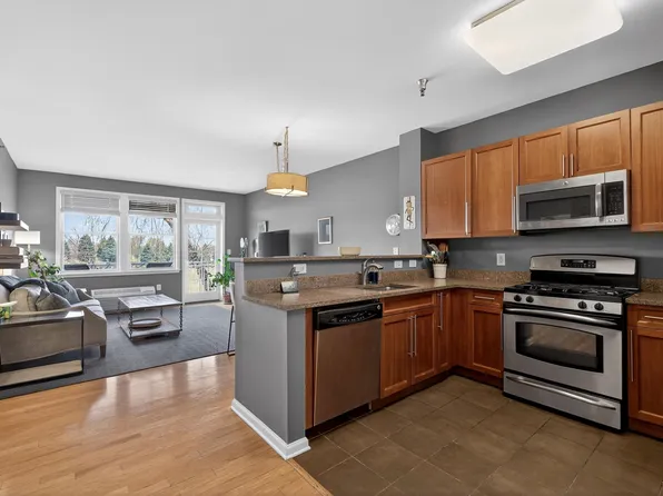 15 Enterprise Ct APT 208, Jersey City, NJ 07305