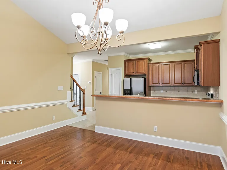1624 Brook Hollow Dr #B — Photo 6