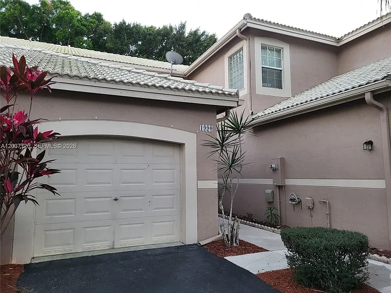 1990 Madeira Dr — Photo 10