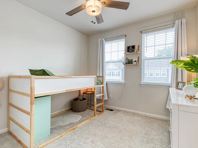 2050 Hinshaw Dr — Photo 35