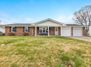 11 Elm Dr, Saint Peters, MO
