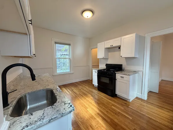327 Columbia St #2, Cambridge, MA 02141