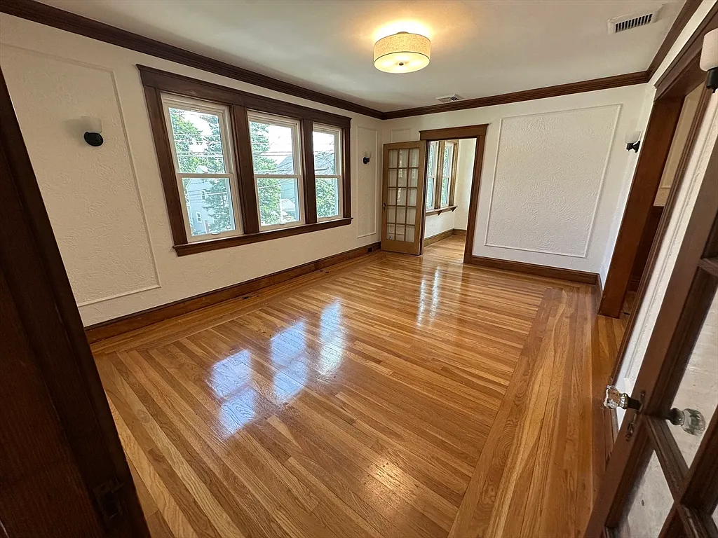 2 bed, 1.0 bath, 1240 sqft, $3,400 — Photo 2