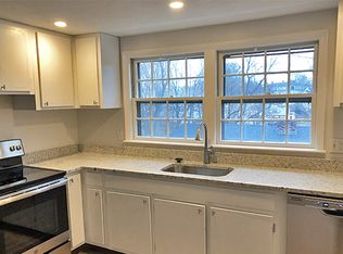 40 Stone St APT 5, Beverly, MA 01915