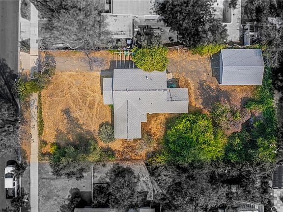 2nd image of 14142 Emelita St