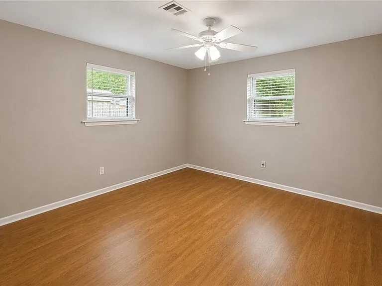 512 N Howard Ave — Photo 9