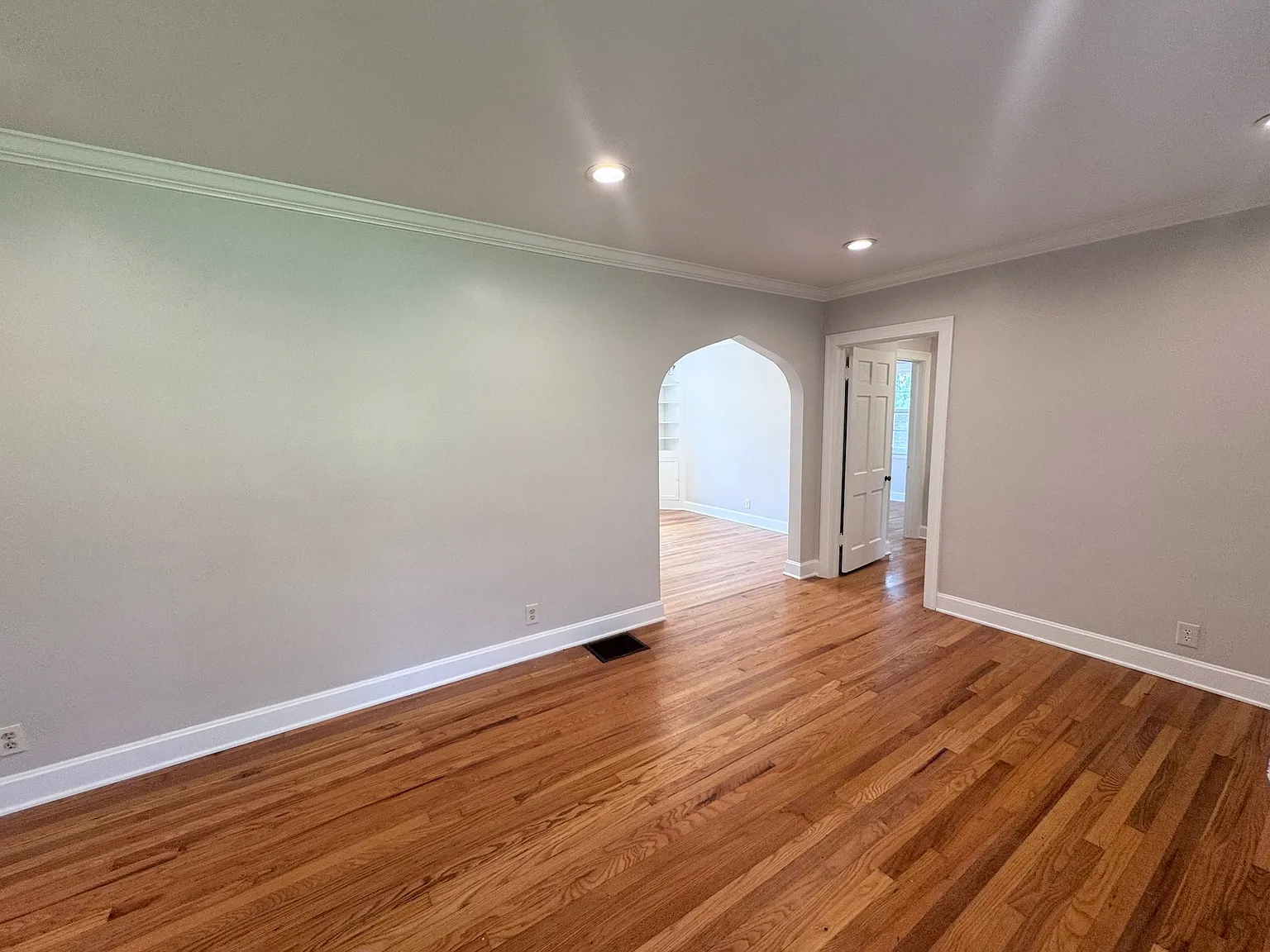 3 bed, 1850 sqft, $3,150 — Photo 3