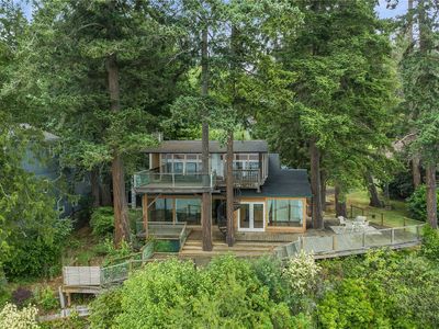 9681 Olympus Beach Road NE, Bainbridge Island, WA, 98110