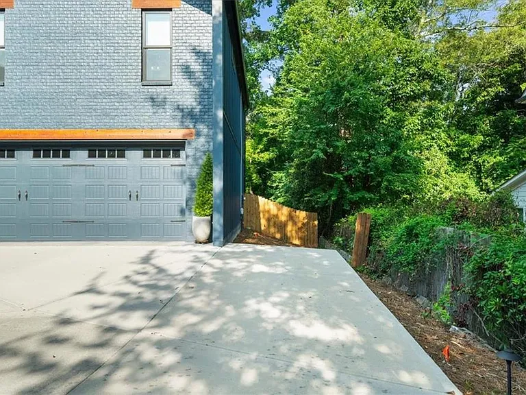 1871 Dyer Cir — Photo 49