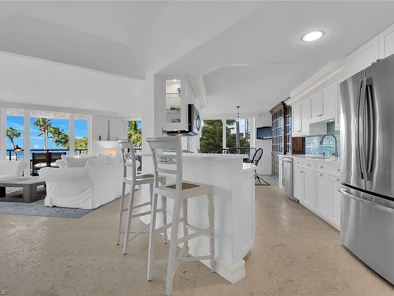 4901 Gulf Shore Blvd N #201 — Photo 7