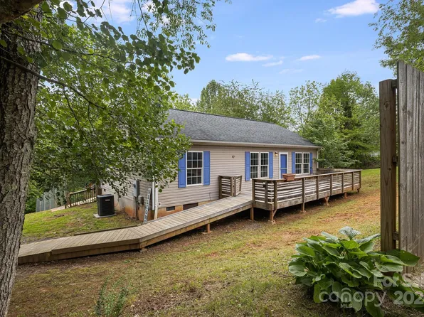 283 Turkey Creek Dr, Leicester, NC 28748