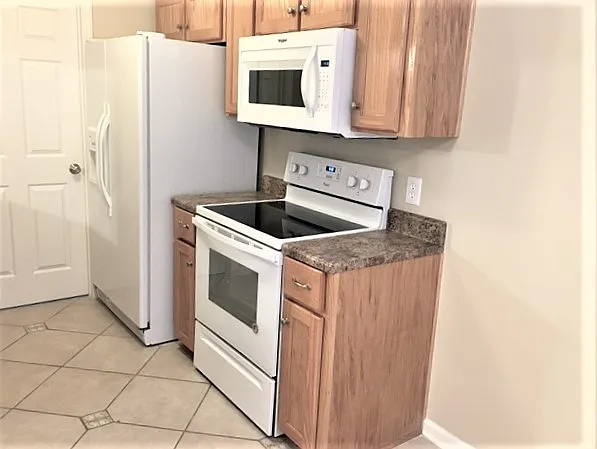 155 Brianna Cir — Photo 3