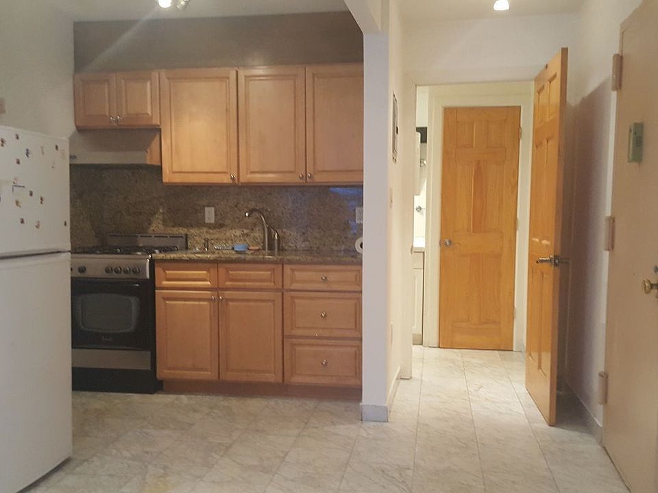 1st image of 2512 43rd St #1