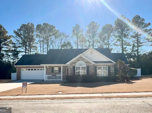 220 Brookstone Dr SW, Calhoun, GA 30701