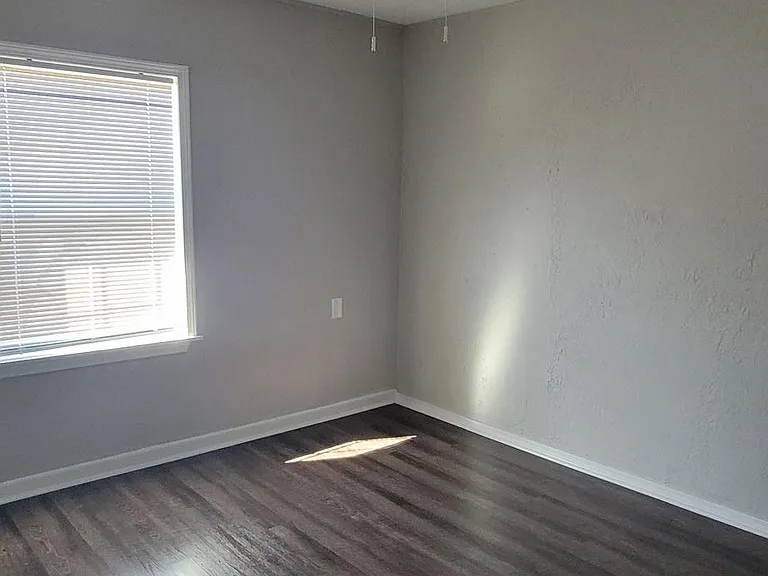 2028 NW 24th St #2028 — Photo 9