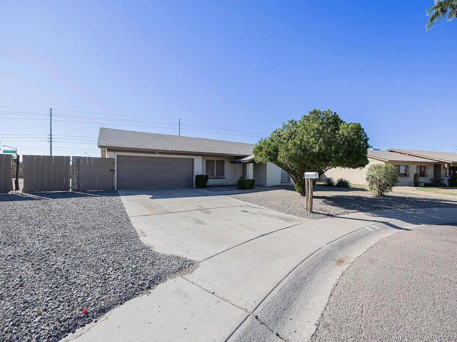 715 W Renee Dr, Phoenix Az — Photo 1