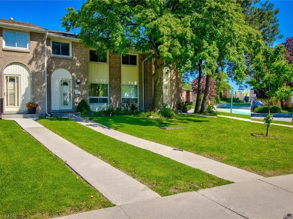 151 Gateshead Cres E #129, Hamilton, ON L8G 3W1