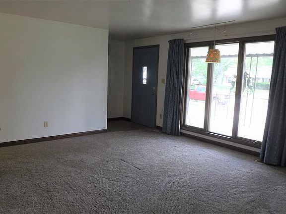 3rd image of 3720 Amherst Dr