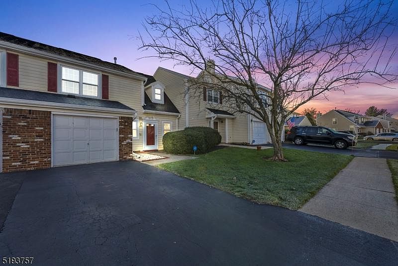 1st image of 264 Abbey Dr