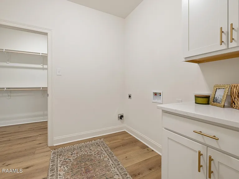 107 Lotus St — Photo 17